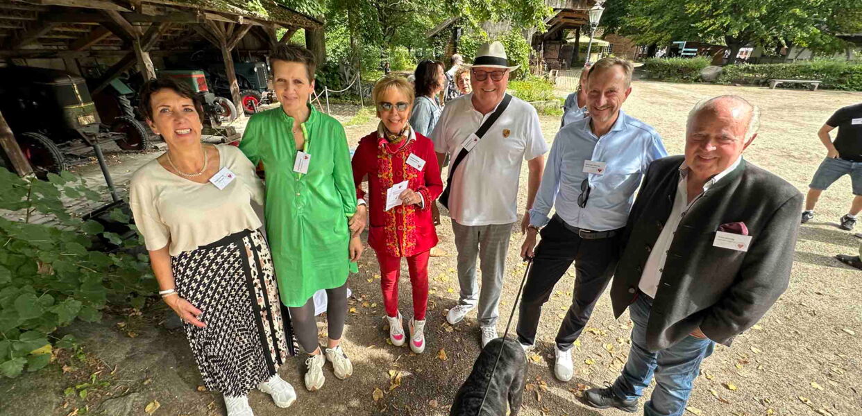 Team von Menschen Direkt